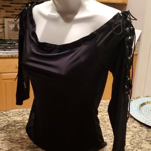 Off the shoulder black lace up sleeves